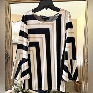 🍒Cream Ruffle Top